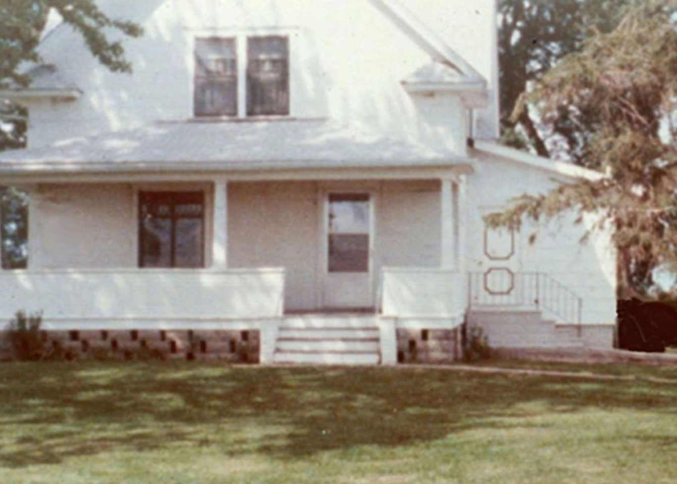 Country Maid - Ken and Marlene's Farm House